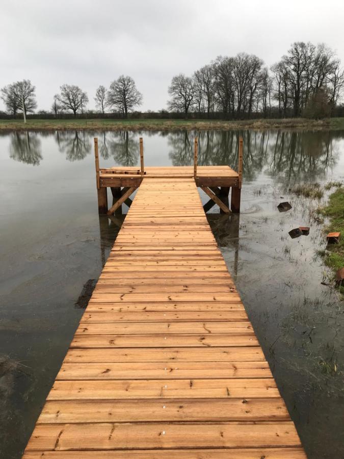 Au Milieu De Nulle Part Chambres Au Lac Du Der Outines Kültér fotó