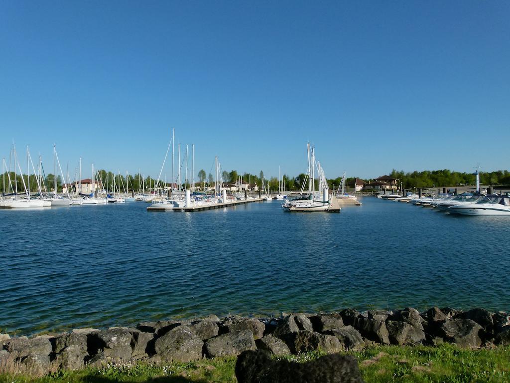Au Milieu De Nulle Part Chambres Au Lac Du Der Outines Kültér fotó